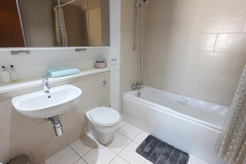 Spacious 2 Bed, 2 Bath Apartment -The Shore, Leith EDI Exterior photo
