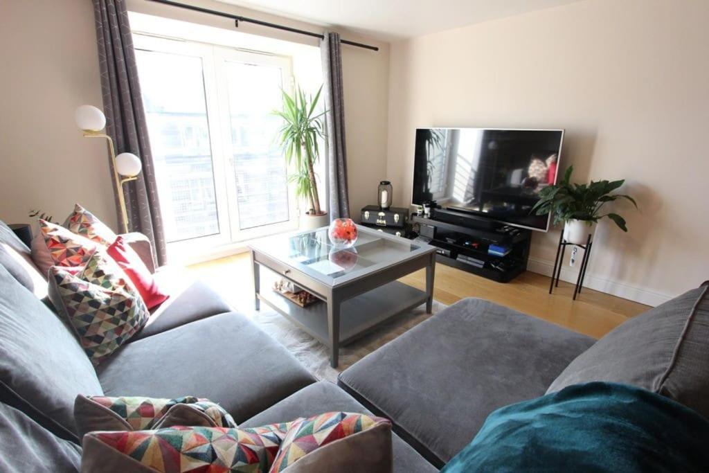 Spacious 2 Bed, 2 Bath Apartment -The Shore, Leith EDI Exterior photo