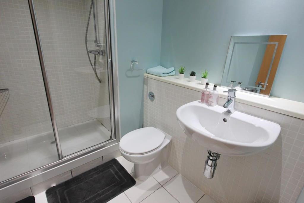 Spacious 2 Bed, 2 Bath Apartment -The Shore, Leith EDI Exterior photo